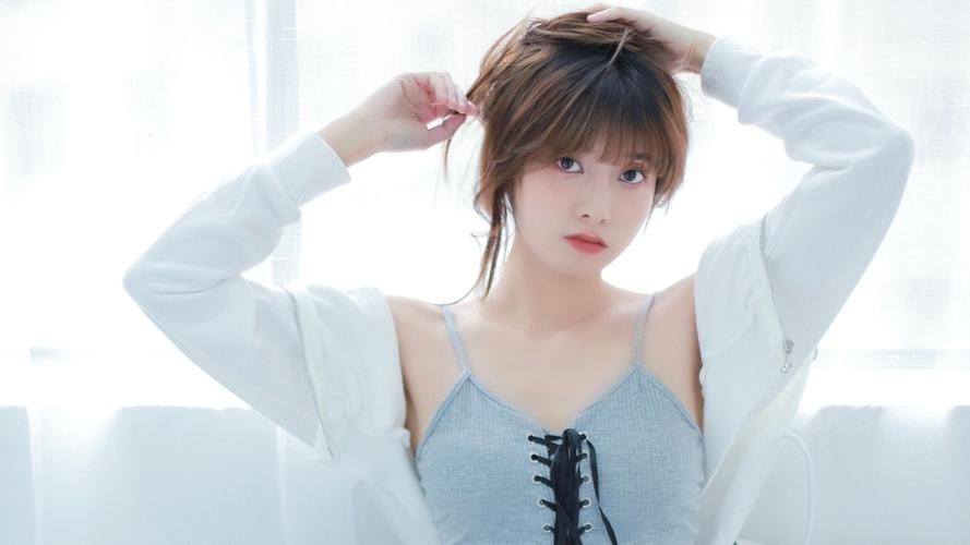 电脑桌面美女壁纸,无需手动设置,轻松解锁美图软件