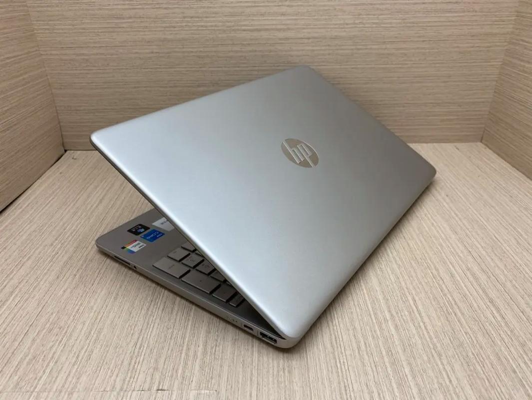 HP手提电脑，你的理想笔记本，学生必拥