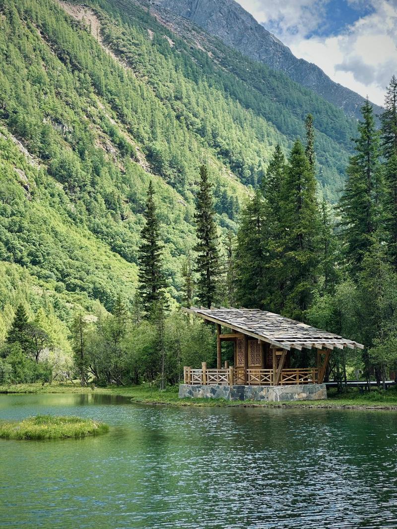 阿坝旅游,秘境与机遇,旅游与经济并进