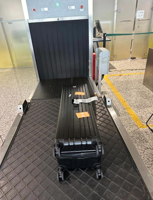 电脑托运是一种常见的电子设备运输方式,尤其适合在出差、旅行或外出办公时携带多种电子设备。为了满足用户的需求,我将为你推荐适合的平板电脑,这些平板电脑不仅设计合理,性能强劲,还支持多种使用场景