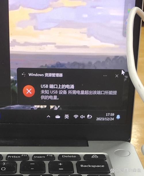 电脑无法识别USB接口是常见的问题,通常与USB驱动程序不完全安装、插头损坏、电源线损坏或电源线插头损坏有关。以下是一些解决方法