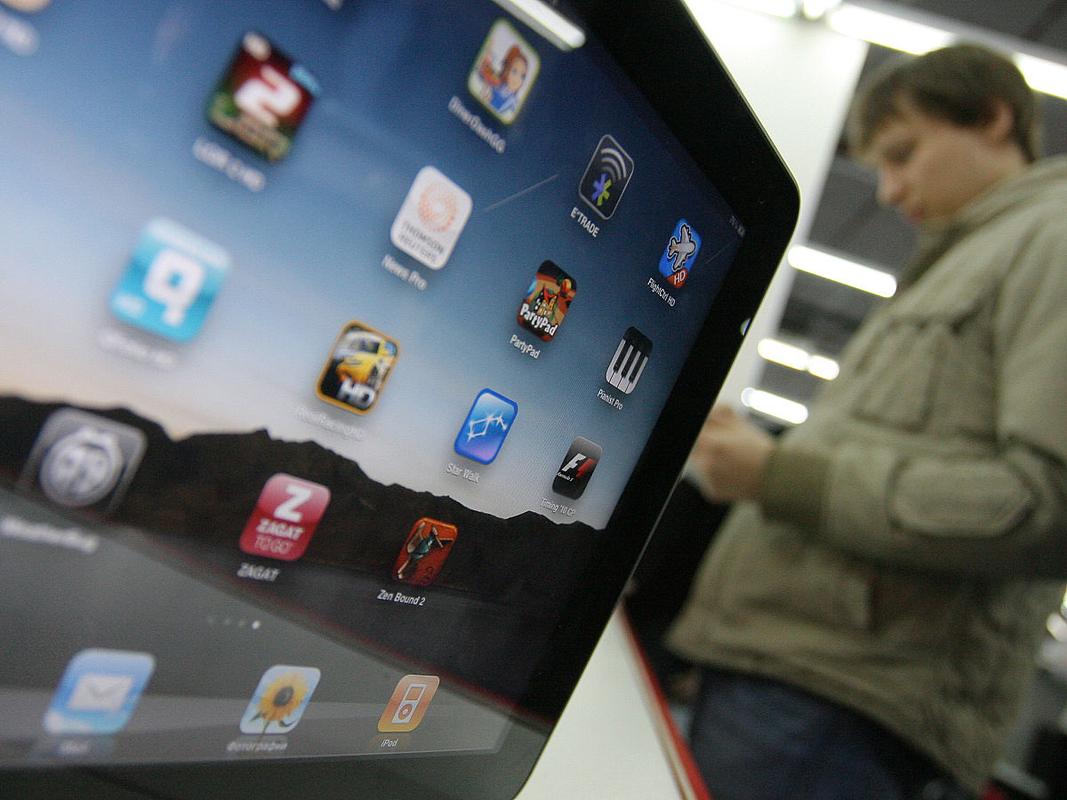 苹果IPAD4与联想电脑，价格对比与优缺点推荐
