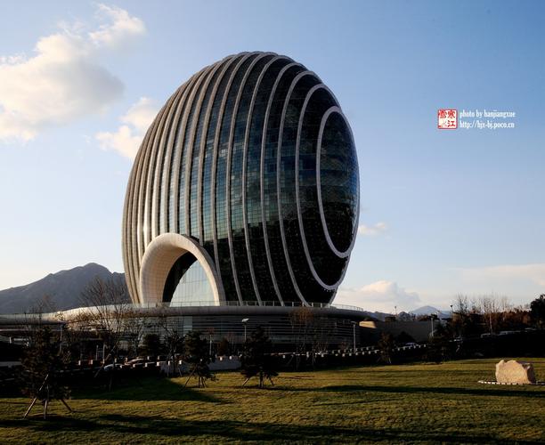 探索日出东方的建筑之美,开启现代设计之旅